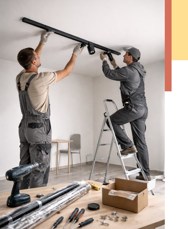 Установка трековых светильников в натяжной потолок в Североморске от 4493 руб. | ОТДЕЛОЧНИК-Свм